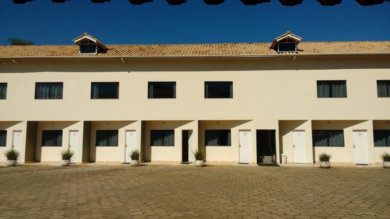 Hotel Santiago Lindóia Buitenkant foto
